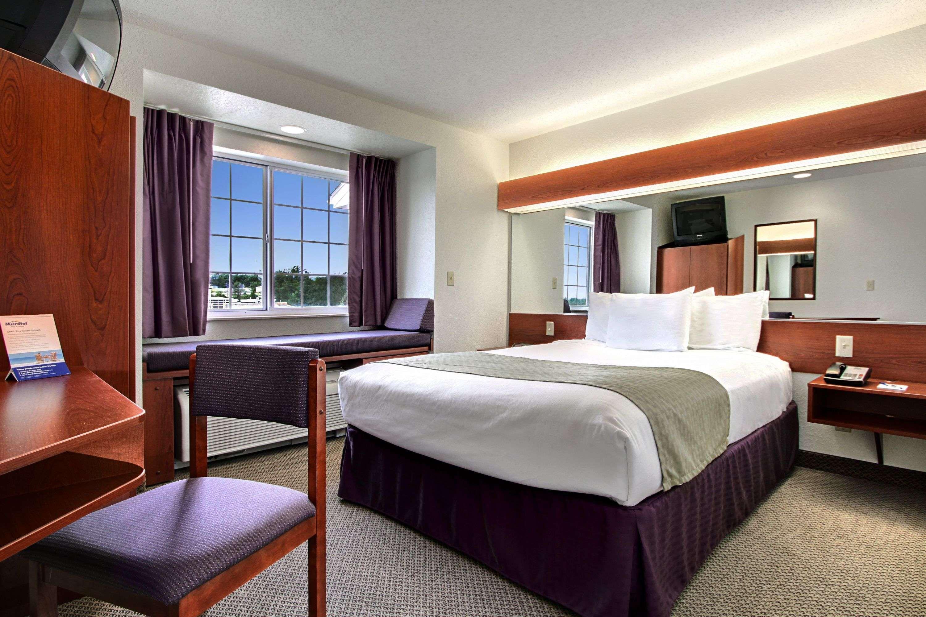 Microtel Inn & Suites By Wyndham Bridgeport Exterior foto